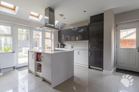 4 bedroom detached house for sale, Oak Crescent, Wickford SS11