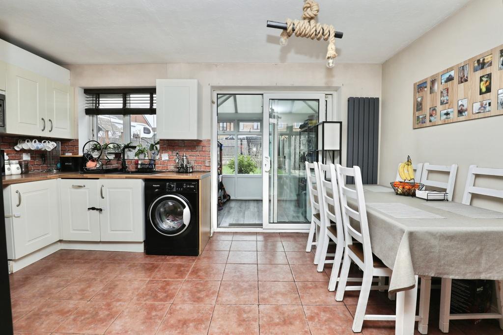 Kitchen/Dining Room