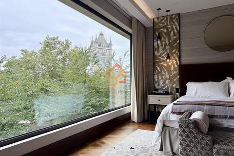 2 bedroom flat for sale, Blenheim House, Crown Square, London SE1