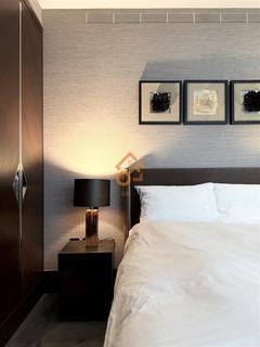 2 bedroom flat for sale, Blenheim House, Crown Square, London SE1