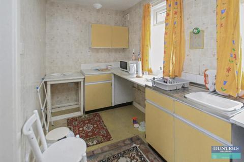 2 bedroom semi-detached house for sale, Emerson Avenue Bradford, BD9 6EA
