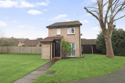 undefined, Tresillian Way, Surrey GU21