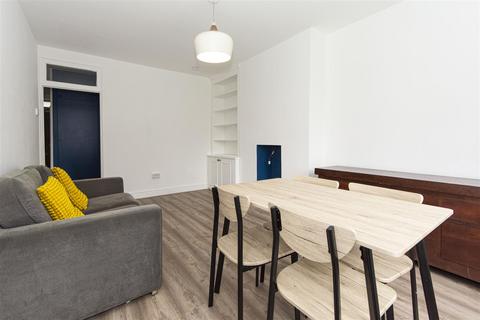 2 bedroom flat to rent, Crawford Road, Camberwell
