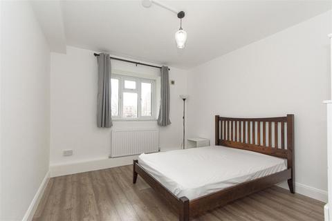 2 bedroom flat to rent, Crawford Road, Camberwell