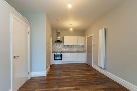 Studio to rent, Mansfield Road, Nottingham