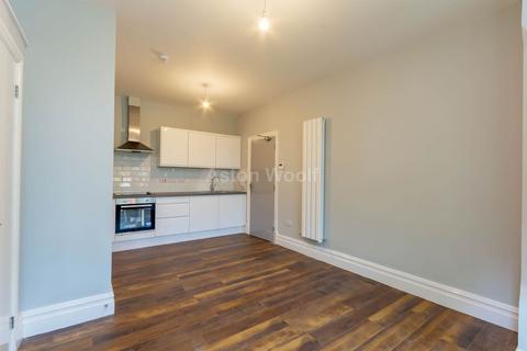 Studio to rent, Mansfield Road, Nottingham
