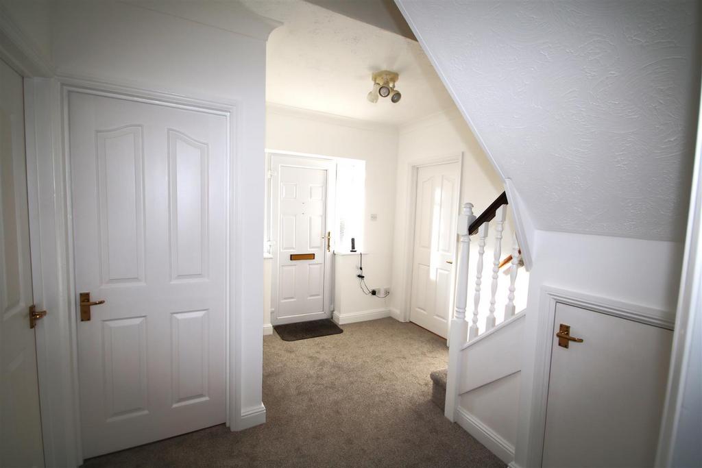 Entrance Hall b.JPG
