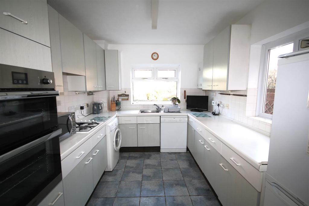 Kitchen a.JPG