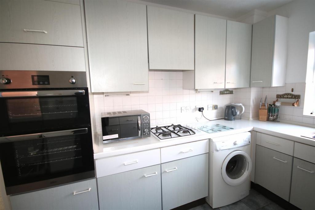 Kitchen b.JPG
