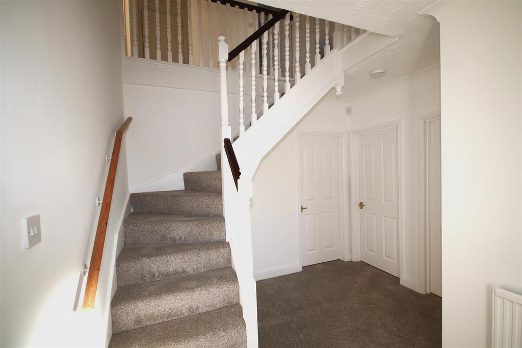 Entrance Hall a.JPG
