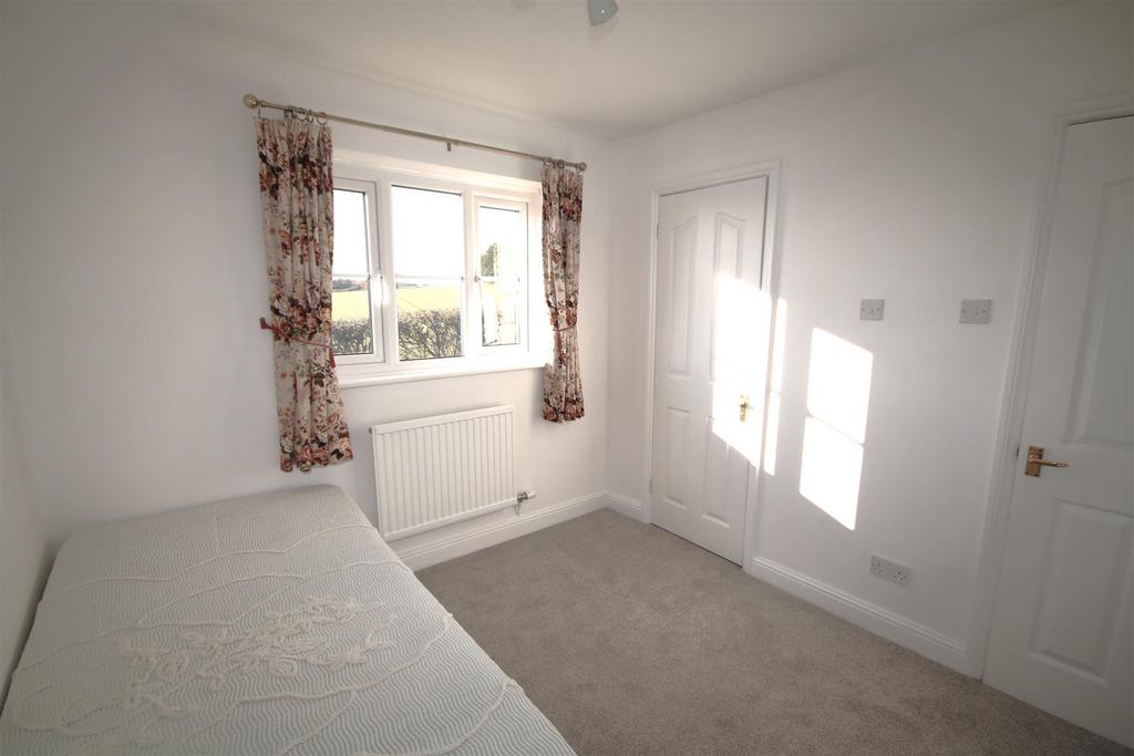 Bedroom 3a.JPG
