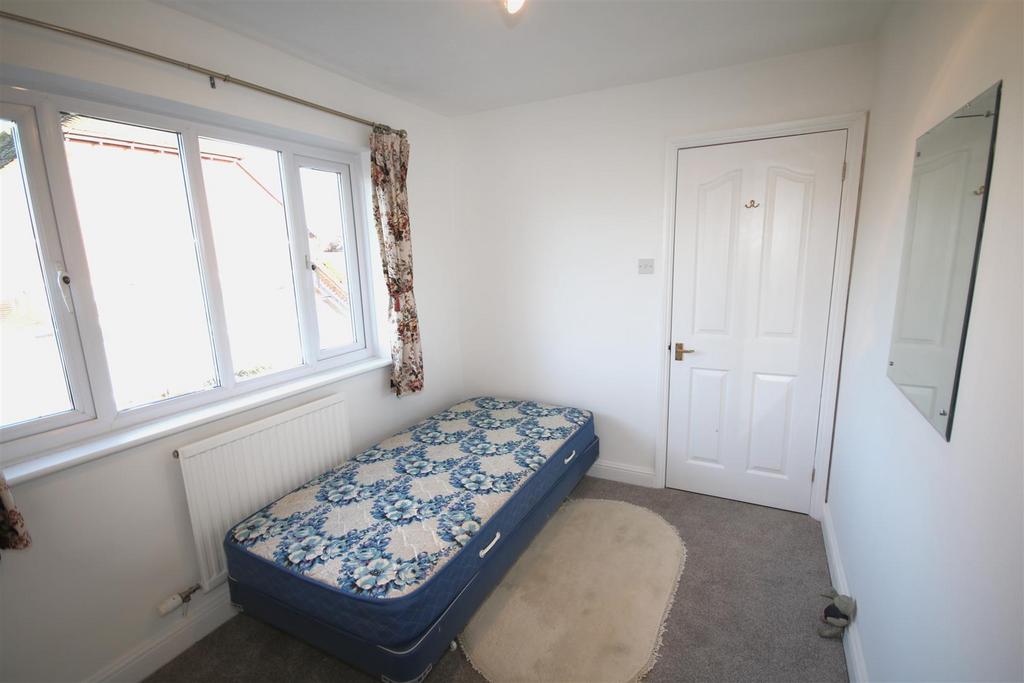 Bedroom 4b.JPG