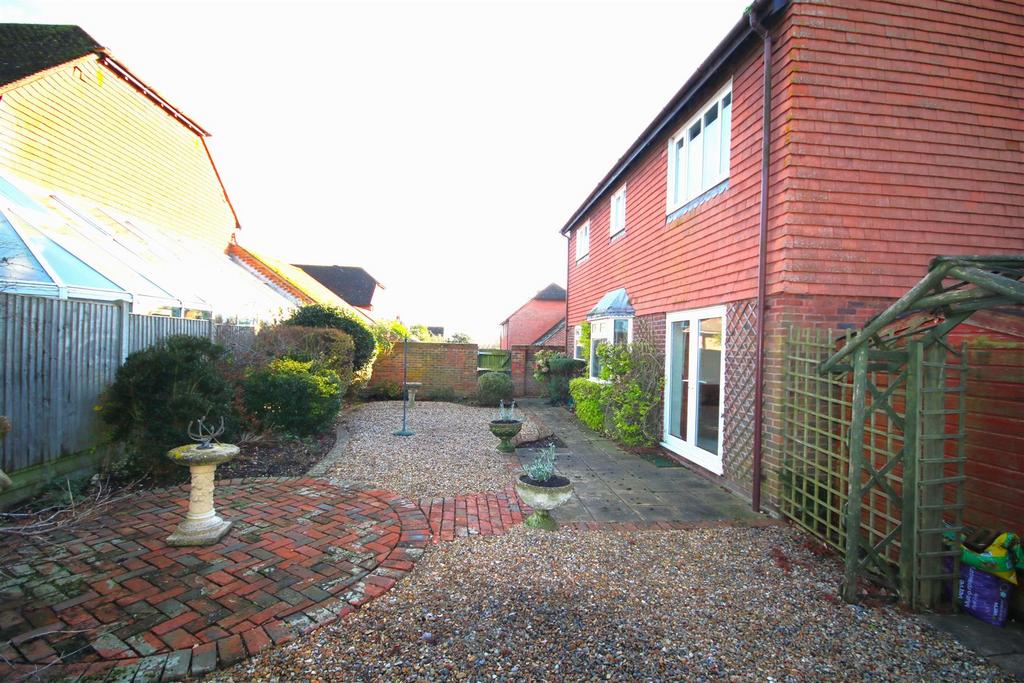Rear Garden b.JPG