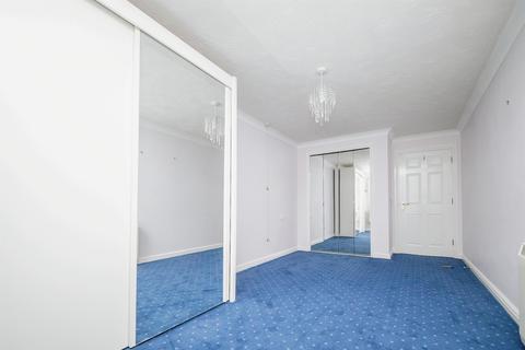 2 bedroom flat for sale, Marine Parade West, CLACTON-ON-SEA