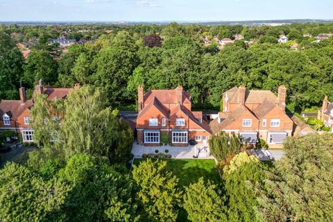 St. Pauls Cray Road, Chislehurst, Kent, BR7