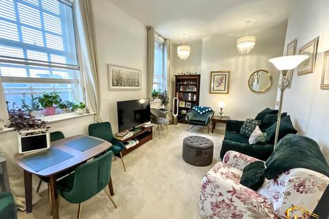 2 bedroom apartment for sale, St James Walk, Bexhill on Sea, TN40