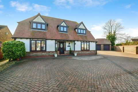 4 bedroom detached house for sale, Sea Road, Chapel St. Leonards, SKEGNESS