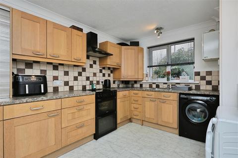 3 bedroom terraced house for sale, Carl Close, Dereham