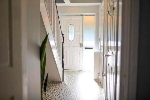 6 bedroom house to rent, Middle Road, Earlsheaton, DEWSBURY
