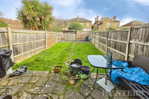 3 bedroom semi-detached house for sale, York Street, Hackbridge