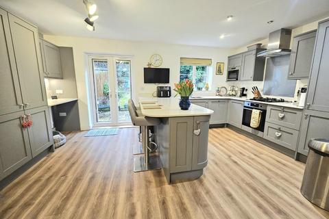 4 bedroom semi-detached house for sale, Forge Road, Dursley