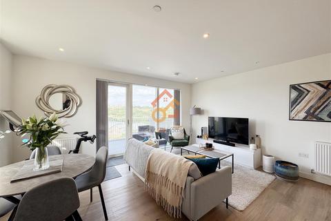 2 bedroom flat for sale, Alington House, 1 Mary Neuner Road, London N8