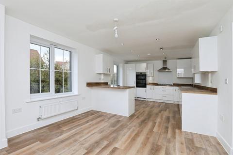 4 bedroom detached house for sale, Spruce Way, Dereham