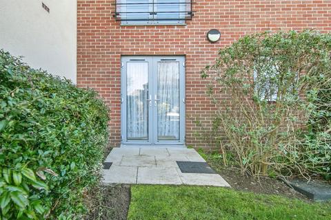 1 bedroom apartment for sale, Carnarvon Road, Clacton-On-Sea