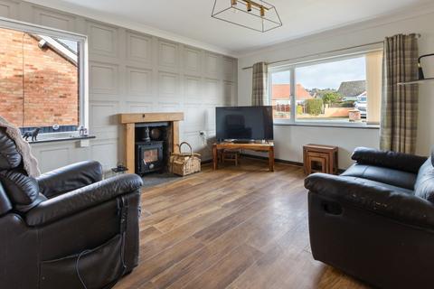 2 bedroom bungalow for sale, Lynton Close, Scunthorpe, North Lincolnshire, DN15