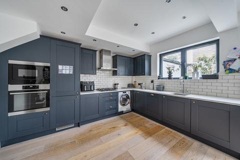 4 bedroom terraced house for sale, Holstein Avenue, Weybridge, KT13