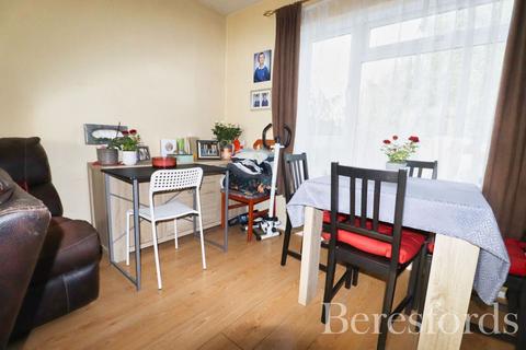 3 bedroom terraced house for sale, Stansted Close, Chelmsford, CM1