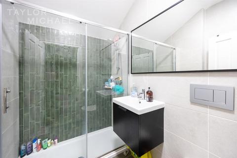 1 bedroom in a house share to rent, Brighton Road, Worthing
