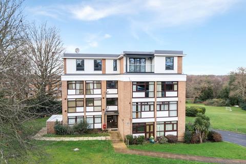 2 bedroom flat for sale, Beechcroft Manor, Weybridge, KT13