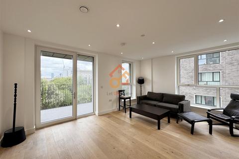 2 bedroom flat for sale, Gosnold House South, 11 Escapade Place, London E14
