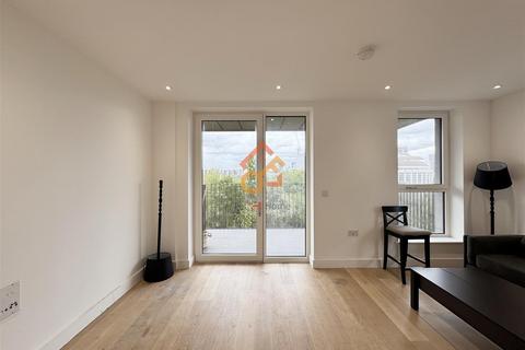 2 bedroom flat for sale, Gosnold House South, 11 Escapade Place, London E14