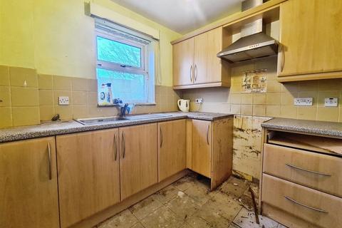2 bedroom ground floor flat for sale, Churchfields, Bradford BD2