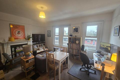 1 bedroom apartment to rent, Milkwood Road, Herne Hill, London, SE24
