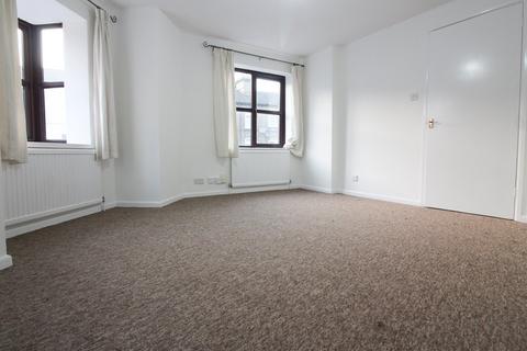2 bedroom flat to rent, Hitchin Street, Biggleswade, SG18