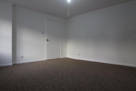 2 bedroom flat to rent, Hitchin Street, Biggleswade, SG18