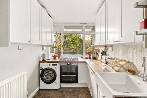 3 bedroom ground floor flat for sale, Baroness Road, London, E2