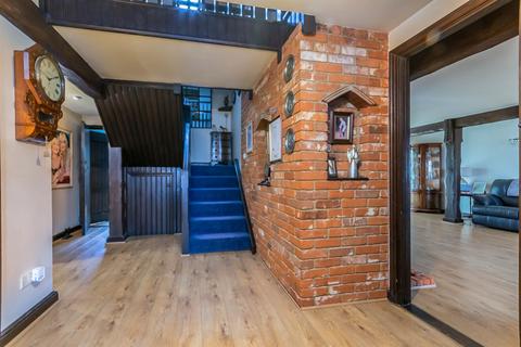 4 bedroom detached house for sale, Esplanade, Mayland, Chelmsford