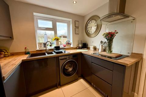 3 bedroom terraced house for sale, Burton Road, Swadlincote DE12
