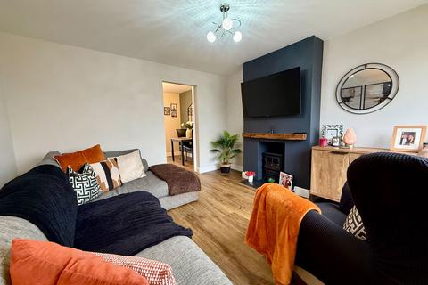 3 bedroom terraced house for sale, Burton Road, Swadlincote DE12