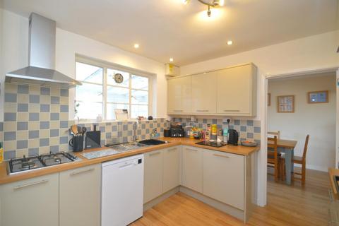 3 bedroom semi-detached house for sale, Meadow Road, East Cowes