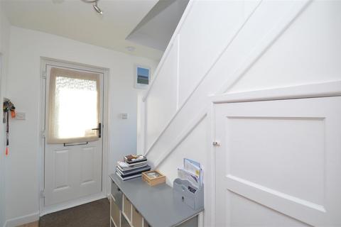 3 bedroom semi-detached house for sale, Meadow Road, East Cowes