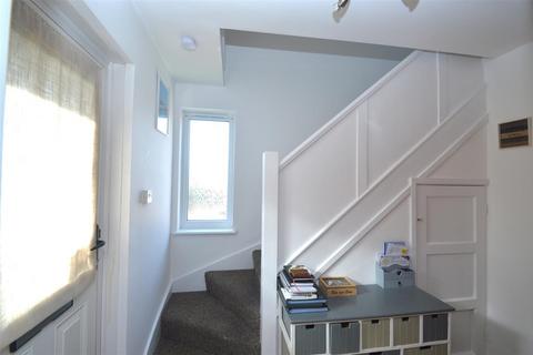 3 bedroom semi-detached house for sale, Meadow Road, East Cowes