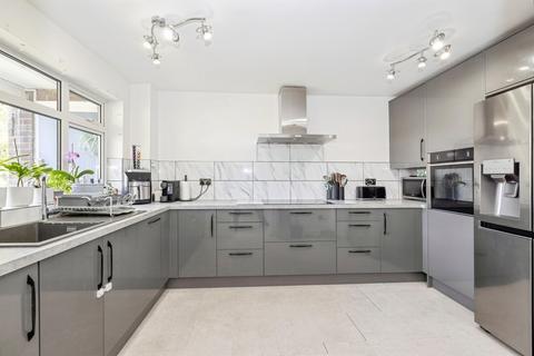 undefined, Meadow Road, Bushey