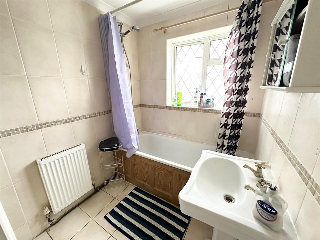 Upstairs bathroom