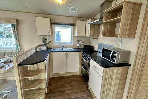 3 bedroom static caravan for sale, Three Bed ABI Summer Breeze (36x12) 2014 Hoburne Bashley, New Milton BH25
