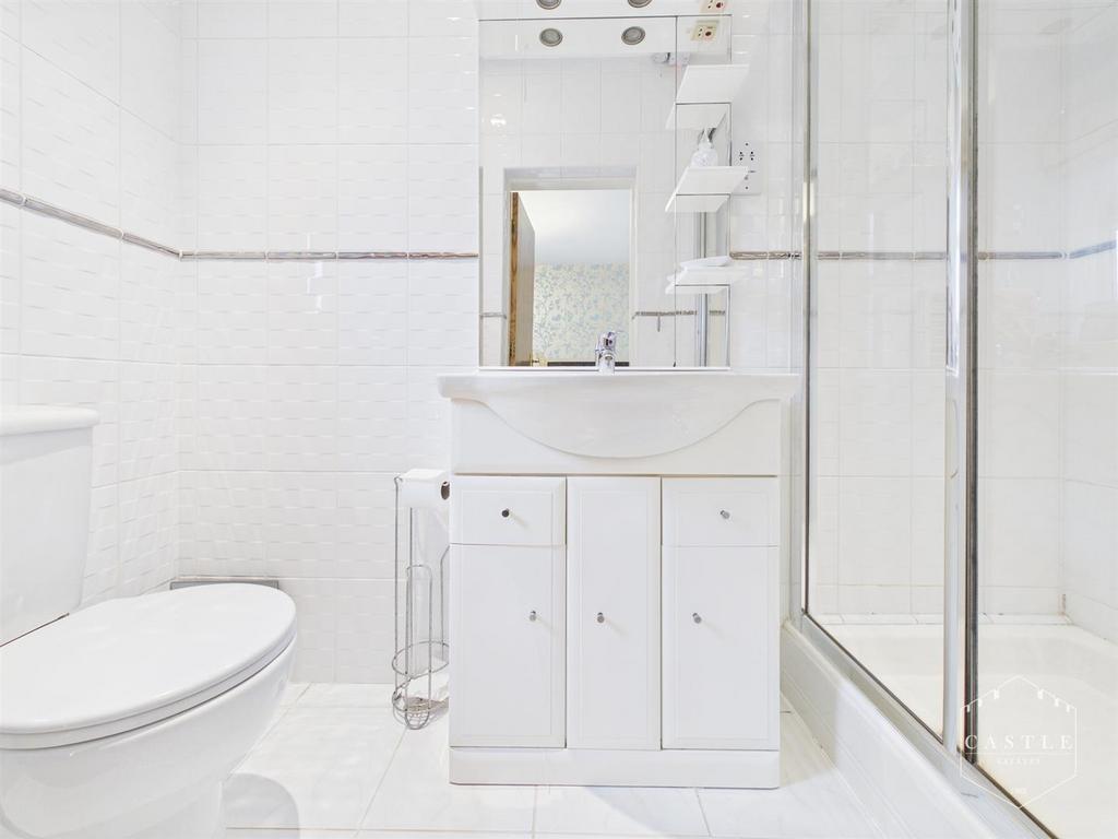 Ensuite shower room